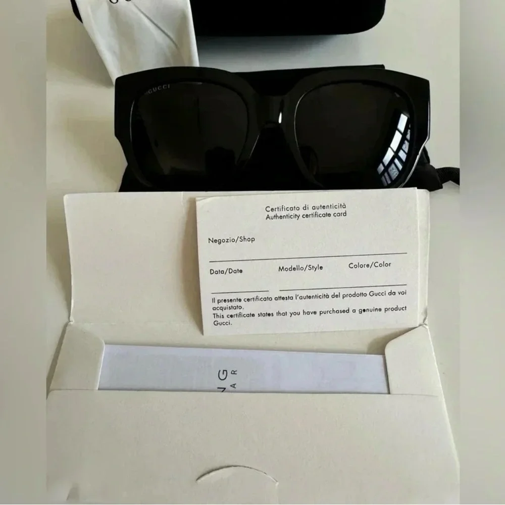 Authentic GUCCI GG sunglasses 😎 pre-owned - Picture 4 of 10